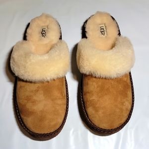 UGG WOMEN'S AIRA SLIPPER SIZE US 10 COLOR CHESTNUT